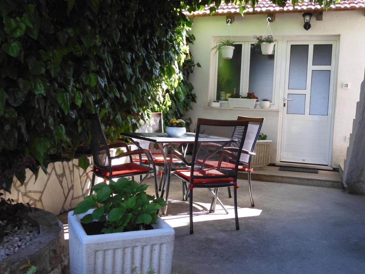Jagoda Apartman Zrnovo Buitenkant foto